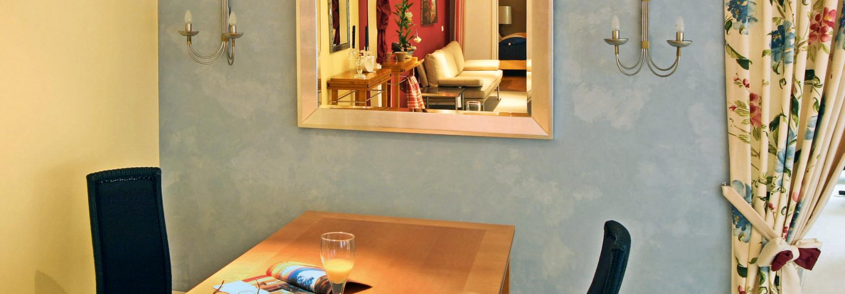 Wohnzimmer mit Esstisch